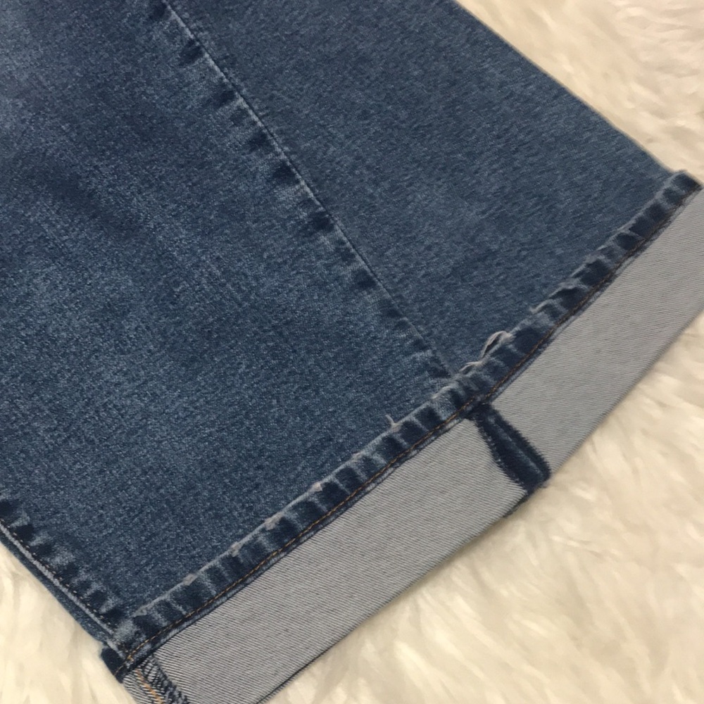 LEVI’S Women’s Medium Wash DISTRESSED ANKLE Cropped Jeans Sz 18 - Picture 7 of 15